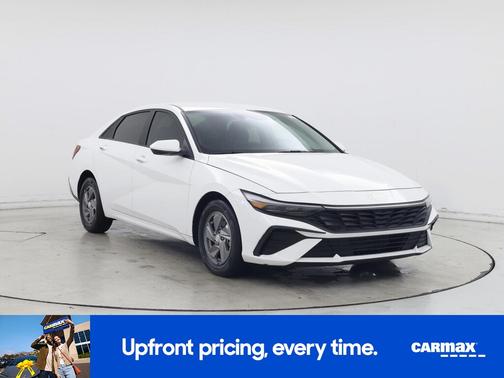 2024 Hyundai ELANTRA SE