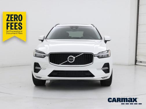 White 2023 Volvo XC60 B5 Core
