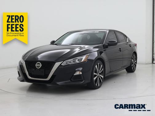 Black 2022 Nissan Altima SR