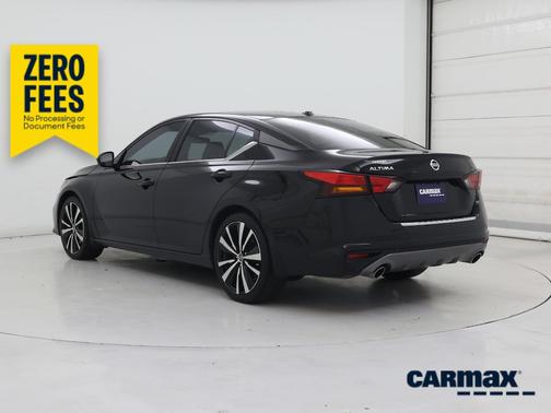 Black 2022 Nissan Altima SR
