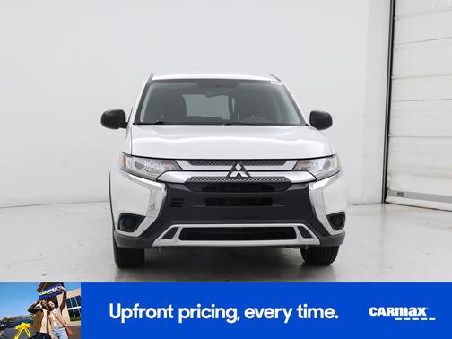 White 2019 Mitsubishi Outlander ES