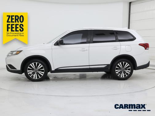 White 2019 Mitsubishi Outlander ES