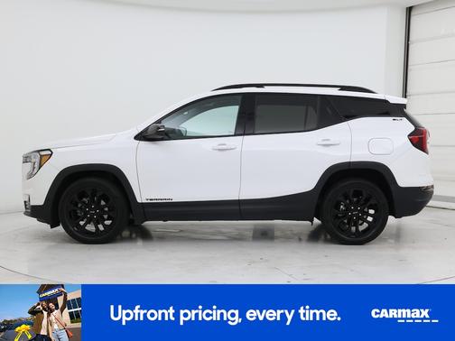 White 2022 GMC Terrain SLT