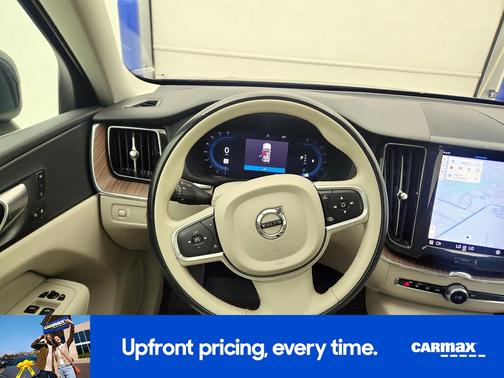 2022 Volvo XC60 B5 Momentum