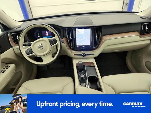 2022 Volvo XC60 B5 Momentum
