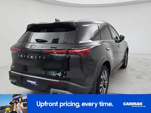 Black 2022 INFINITI QX60 Luxe