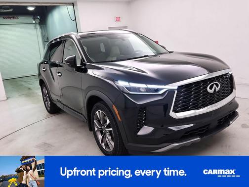 Black 2022 INFINITI QX60 Luxe