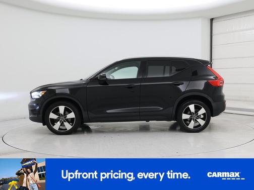 2020 Volvo XC40 T4 Momentum