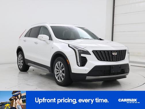 White 2022 Cadillac XT4 Premium Luxury
