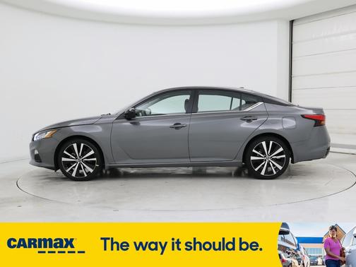 2022 Nissan Altima SR