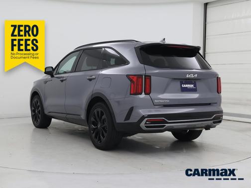 Silver 2023 Kia Sorento SX