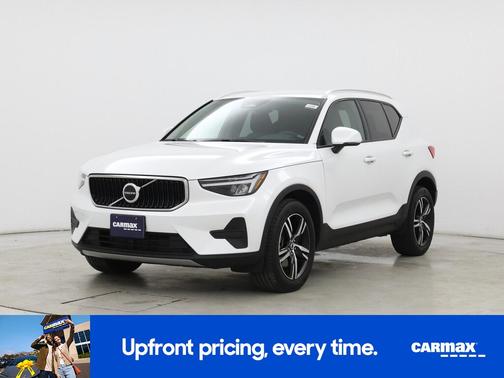 White 2023 Volvo XC40 B5 Core