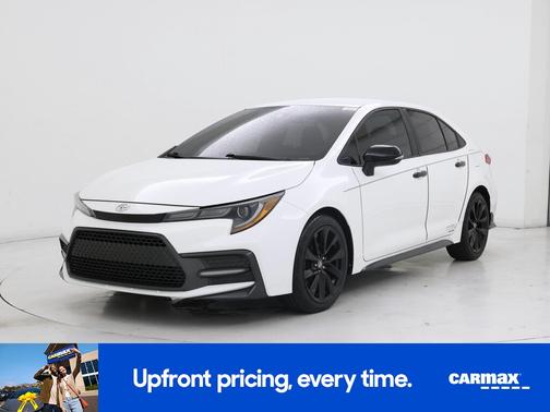 White 2020 Toyota Corolla SE Night Shade