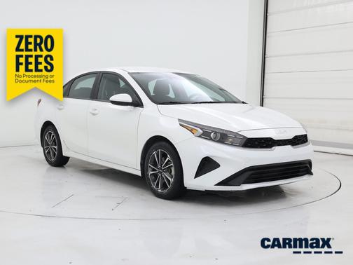 White 2023 Kia Forte LX