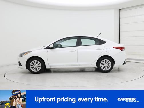 2022 Hyundai Accent SE