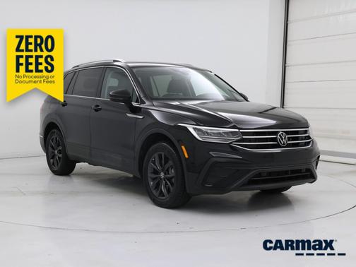 Black 2022 Volkswagen Tiguan SE