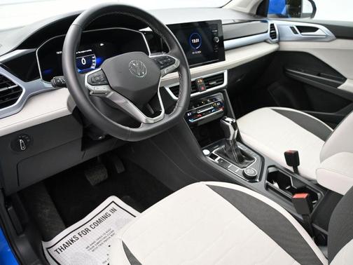 2025 Volkswagen Taos 1.5T SE