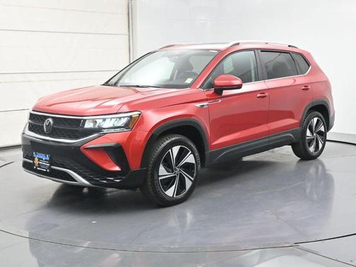 Kings Red 2024 Volkswagen Taos 1.5T SE