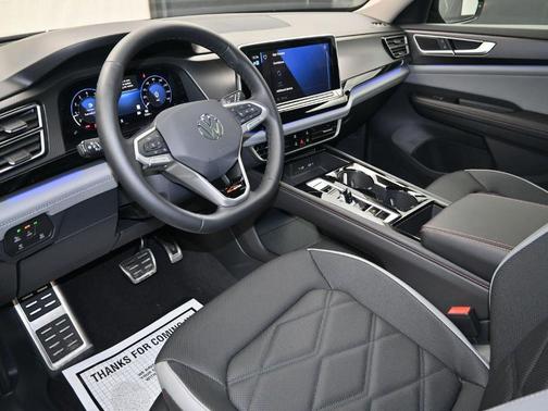 2024 Volkswagen Atlas 2.0T Peak Edition SEL