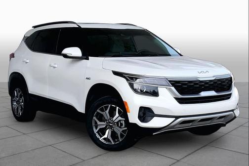 Snow White Pearl 2023 Kia Seltos EX