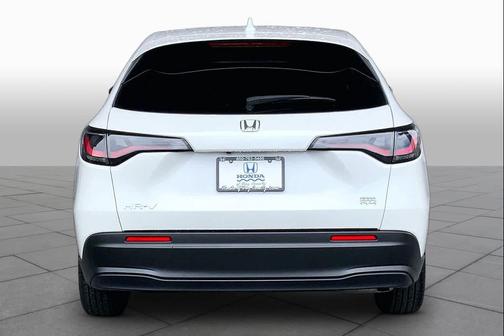 Platinum White Pearl 2026 Honda HR-V LX