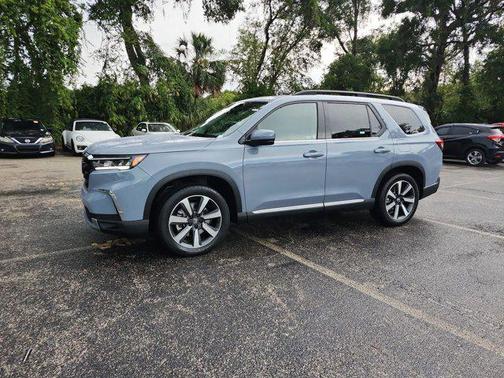 2025 Honda Pilot Touring 8-Passenger