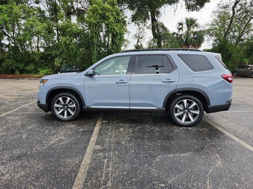 2025 Honda Pilot Touring 8-Passenger