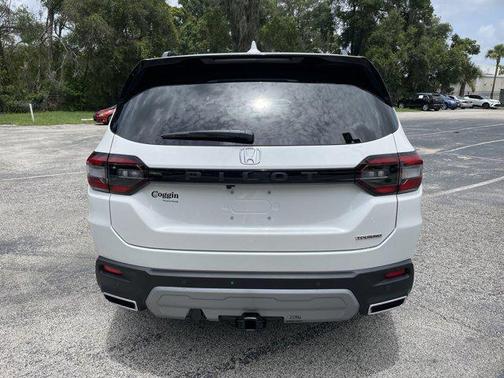 2025 Honda Pilot Touring 8-Passenger