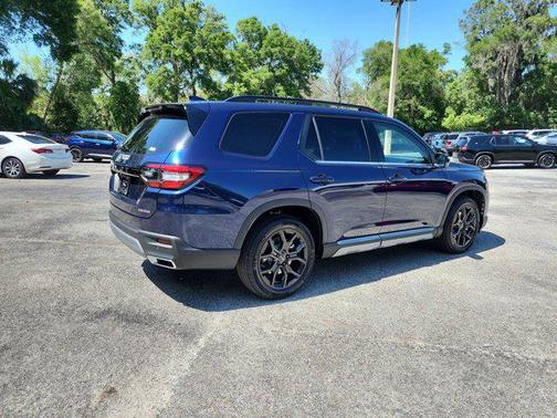 2025 Honda Pilot Touring 8-Passenger