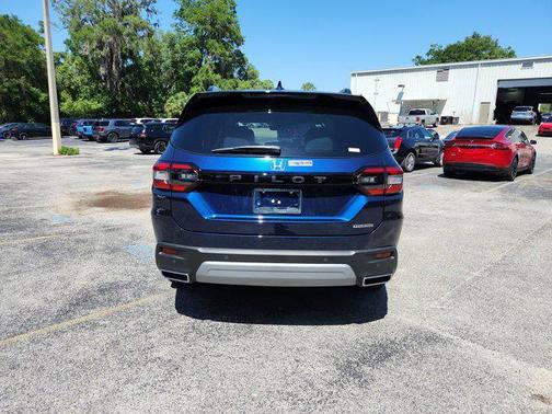 2025 Honda Pilot Touring 8-Passenger