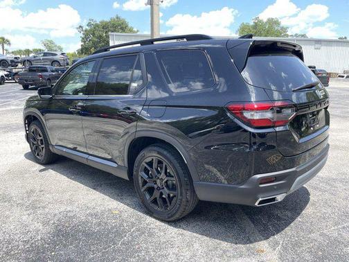 2025 Honda Pilot Touring 8-Passenger