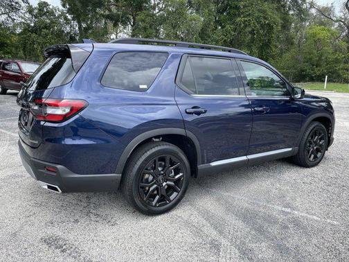 2025 Honda Pilot Touring 8-Passenger