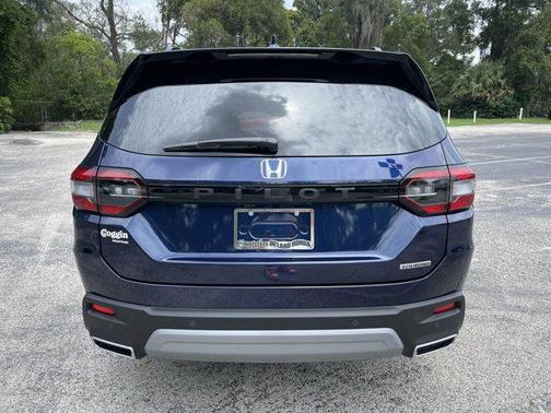 2025 Honda Pilot Touring 8-Passenger