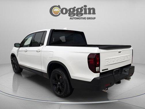 Platinum White Pearl 2026 Honda Ridgeline Black