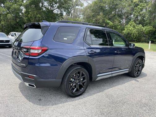 2025 Honda Pilot Touring 8-Passenger