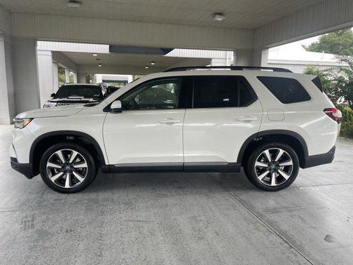 2025 Honda Pilot Touring 8-Passenger