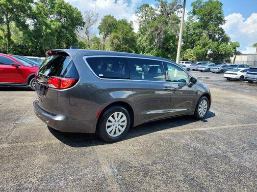 2020 Chrysler Voyager L