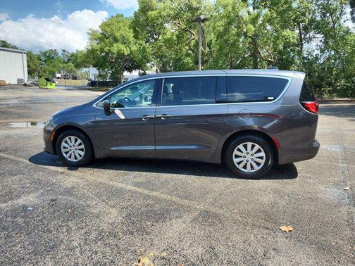 2020 Chrysler Voyager L