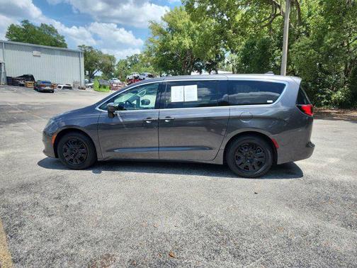 2020 Chrysler Voyager L
