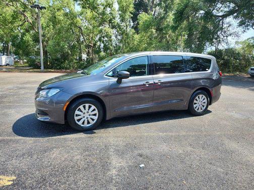 2020 Chrysler Voyager L