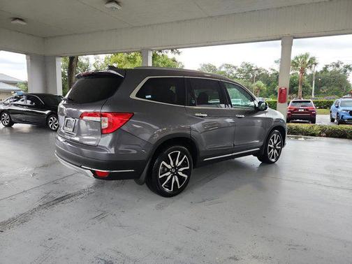 2022 Honda Pilot Touring 8-Passenger