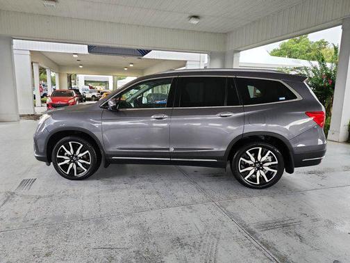 2022 Honda Pilot Touring 8-Passenger