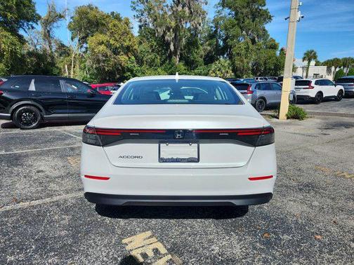 2025 Honda Accord LX 1.5T