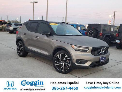 2022 Volvo XC40 T5 R-Design