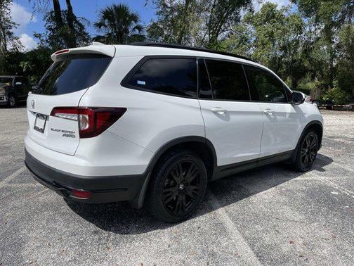 2022 Honda Pilot AWD Black Edition