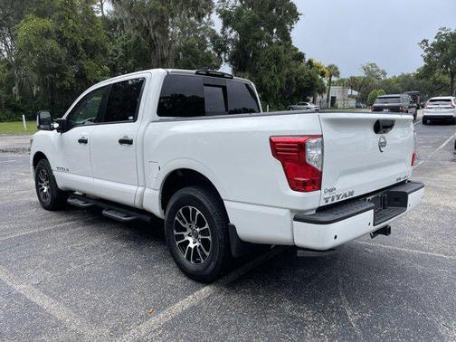 2023 Nissan Titan SV