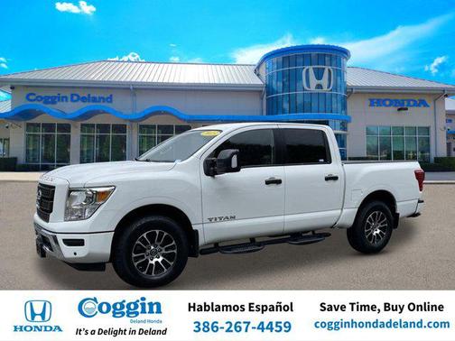 2023 Nissan Titan SV