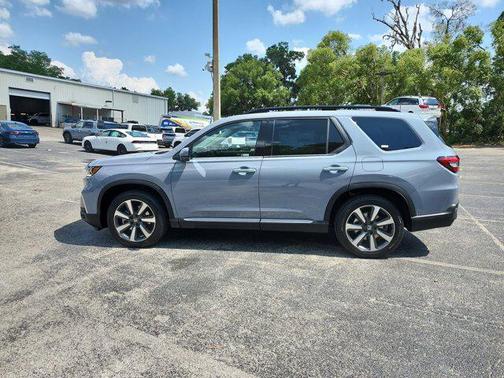 2025 Honda Pilot Touring 8-Passenger