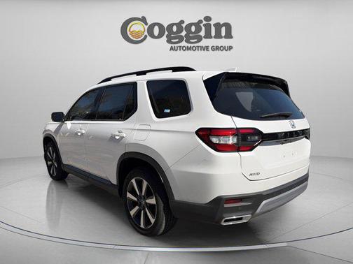 2025 Honda Pilot Touring 8-Passenger