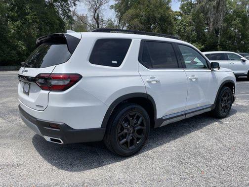 2025 Honda Pilot Touring 8-Passenger
